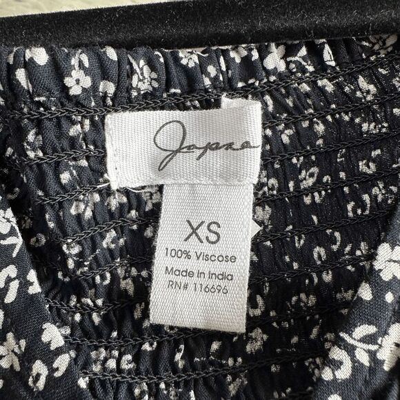 NWT Japna Black & White Floral Drawstring Crop Top - Picture 8 of 9
